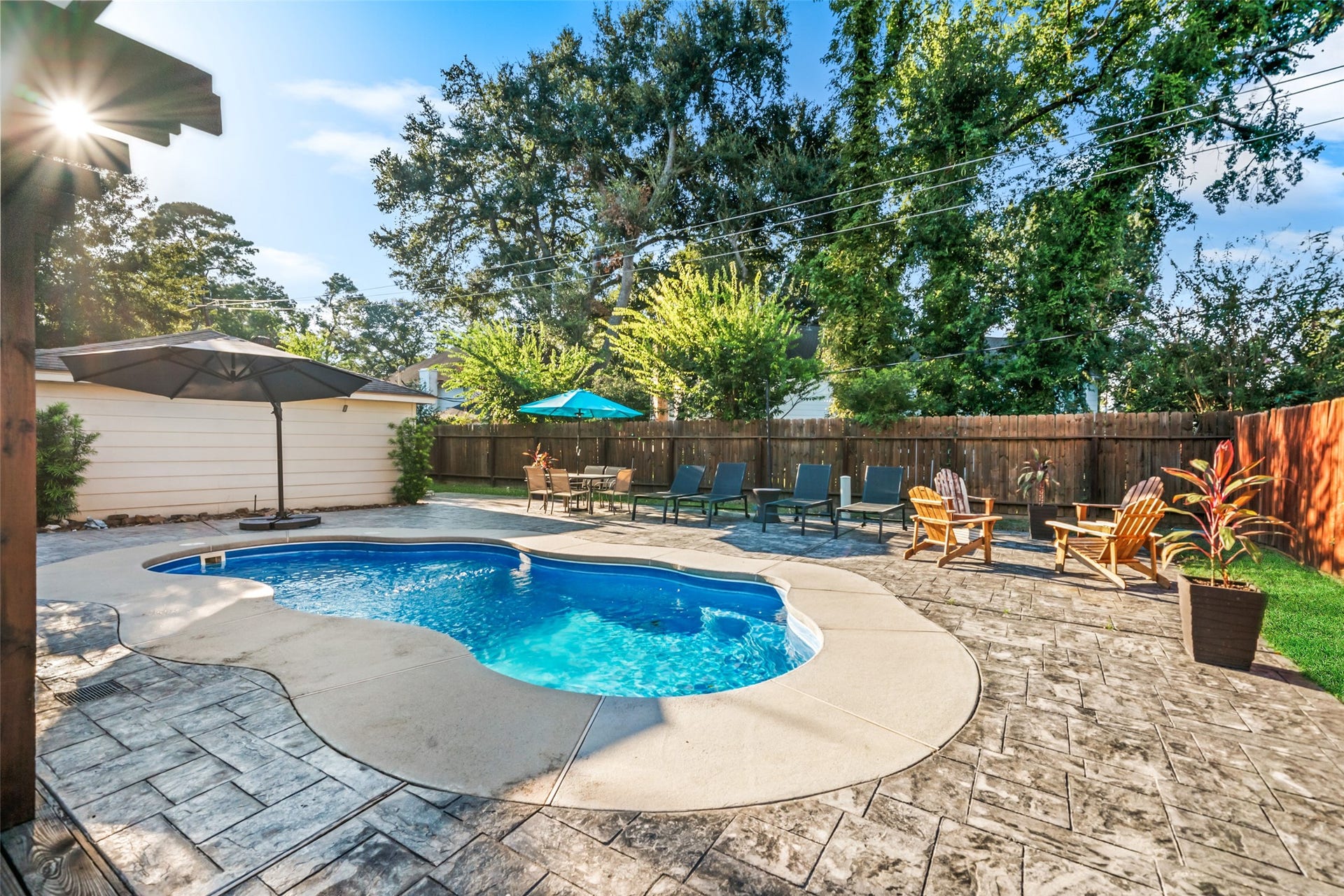 1806 Saddlecreek Drive, Houston, TX 77090 1806 Saddlecreek Drive, Houston, TX 77090