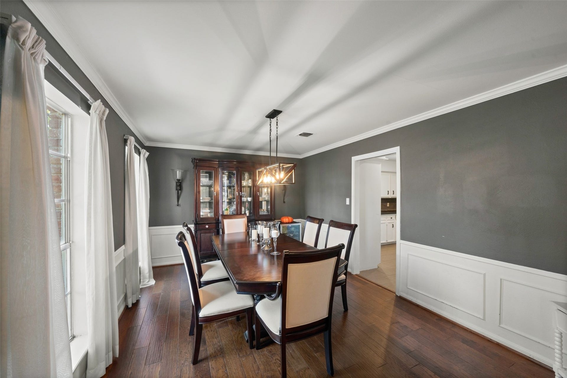 1806 Saddlecreek Drive, Houston, TX 77090 1806 Saddlecreek Drive, Houston, TX 77090