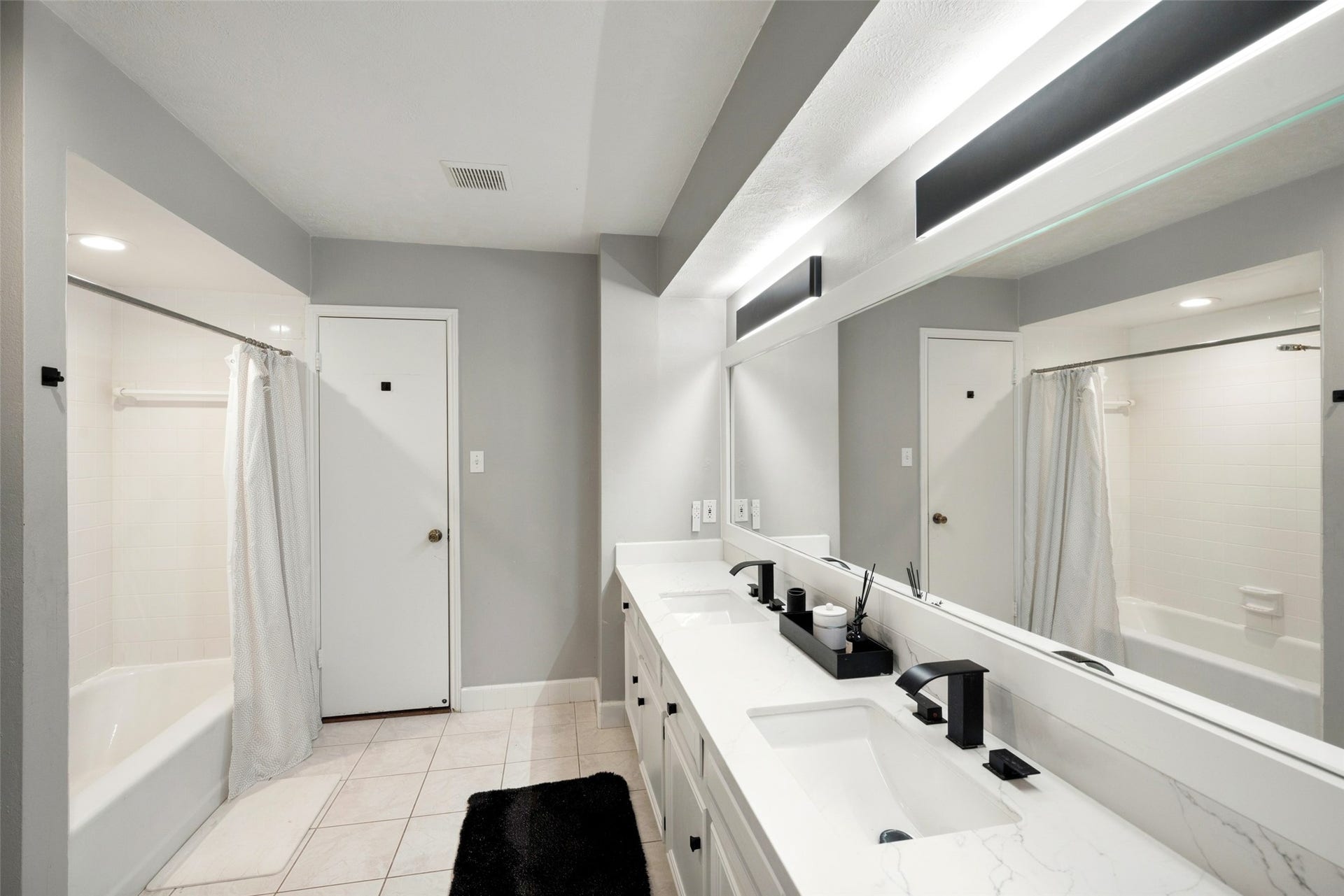 1806 Saddlecreek Drive, Houston, TX 77090 1806 Saddlecreek Drive, Houston, TX 77090