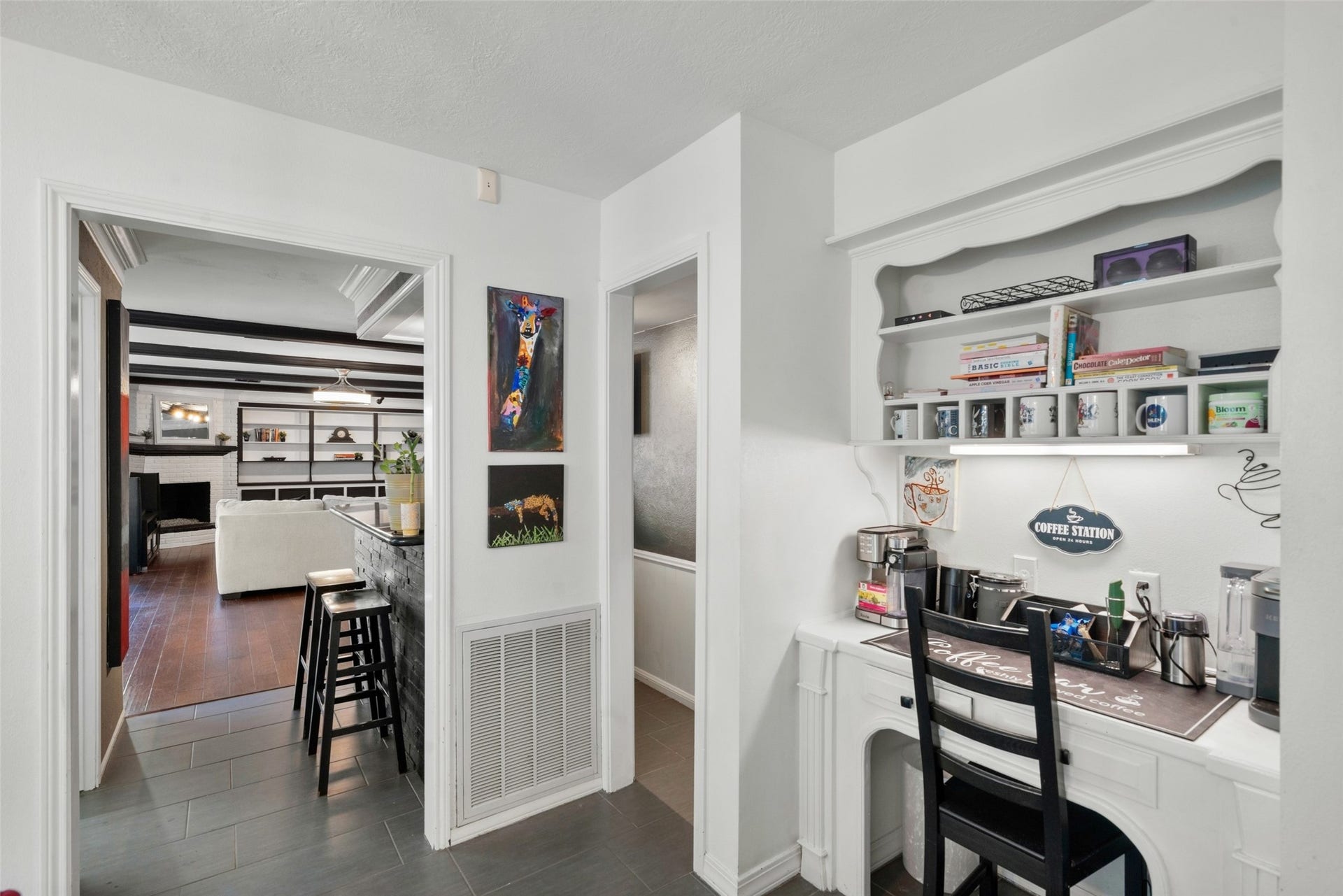 1806 Saddlecreek Drive, Houston, TX 77090 1806 Saddlecreek Drive, Houston, TX 77090