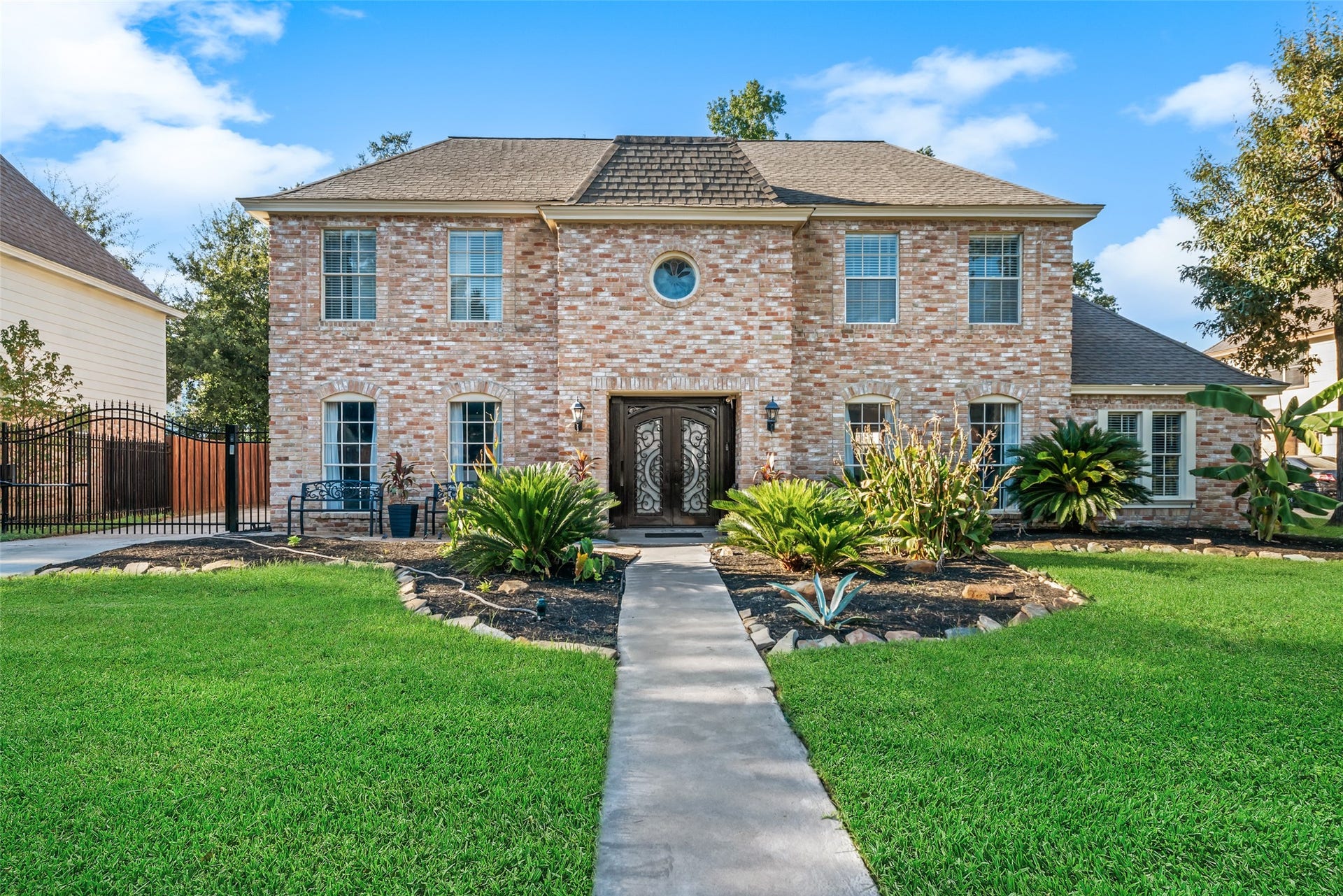 1806 Saddlecreek Drive, Houston, TX 77090 1806 Saddlecreek Drive, Houston, TX 77090