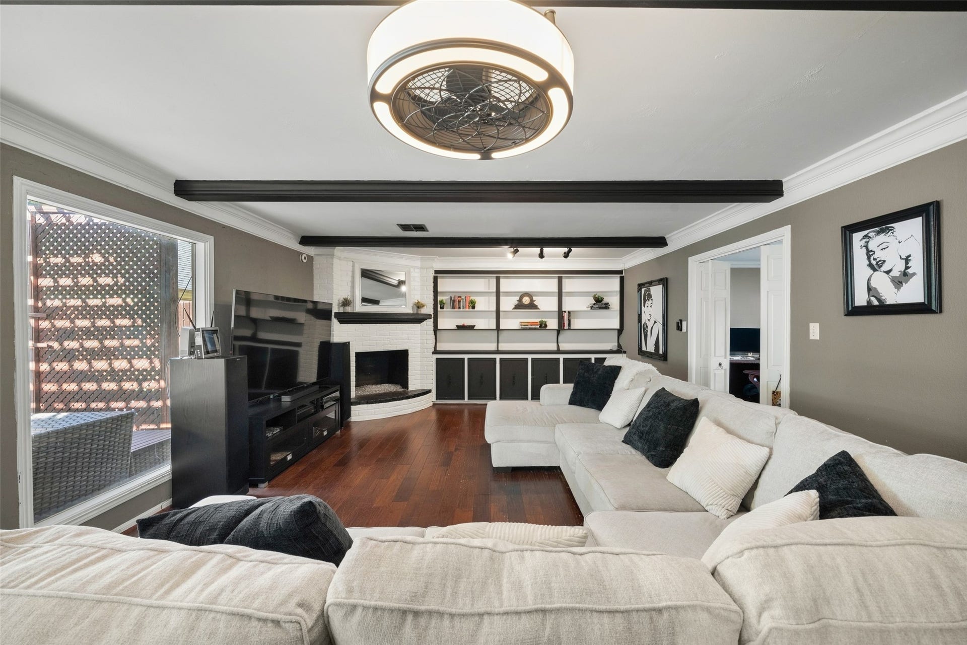 1806 Saddlecreek Drive, Houston, TX 77090 1806 Saddlecreek Drive, Houston, TX 77090