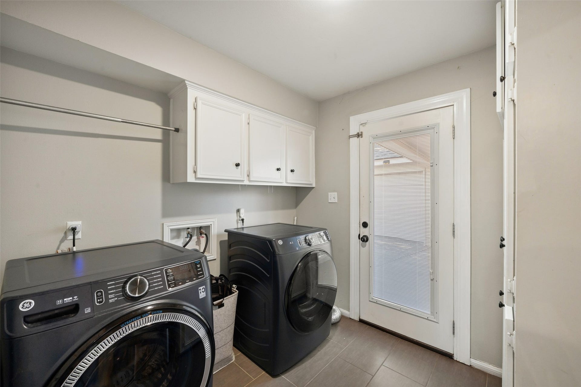 1806 Saddlecreek Drive, Houston, TX 77090 1806 Saddlecreek Drive, Houston, TX 77090