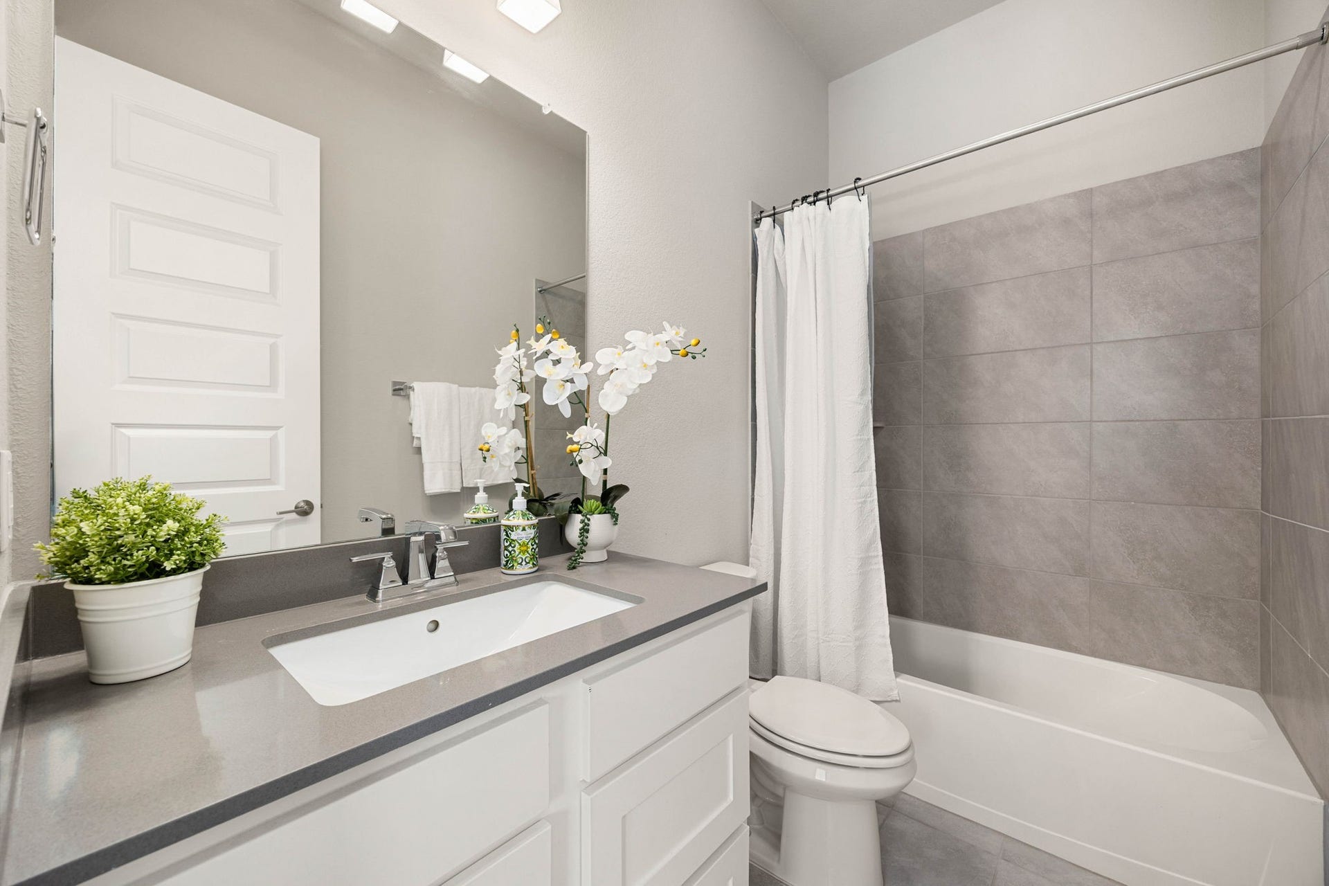 29559 Fulshear Lake Trace, Fulshear, TX 77406 Ensuite Bathroom #2