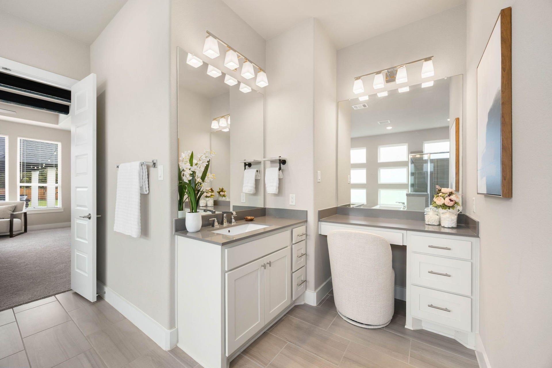 29559 Fulshear Lake Trace, Fulshear, TX 77406 Primary ensuite has a separate vanity area which makes doing make-up or shaving in the morning a breeze.