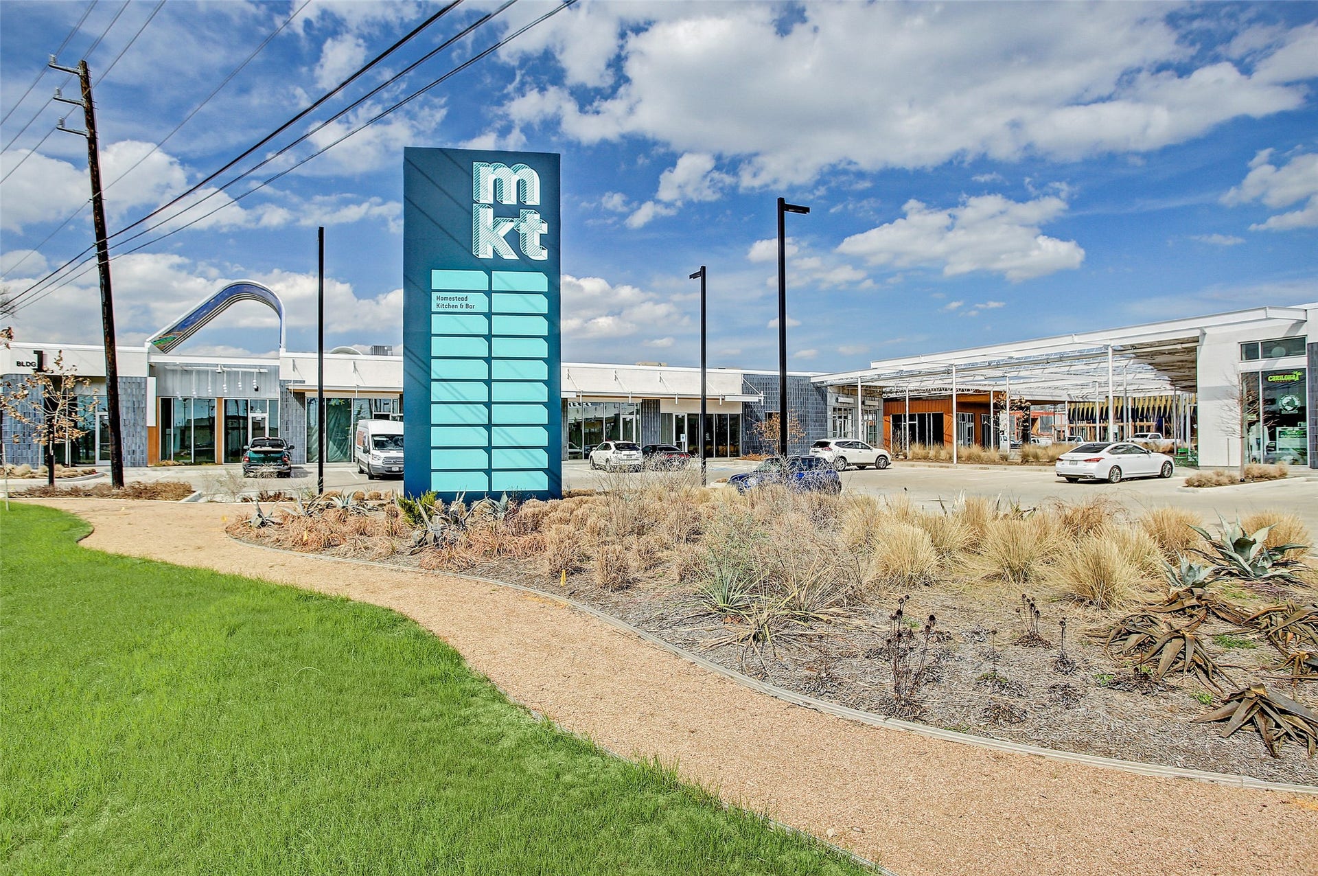 803 Dorothy Street, Houston, TX 77007 Experience the Heights lifestyle just steps away to the popular MKT shopping and dining destination, home to local restaurants, shops, and outdoor gathering spaces. Neighborhood photo.