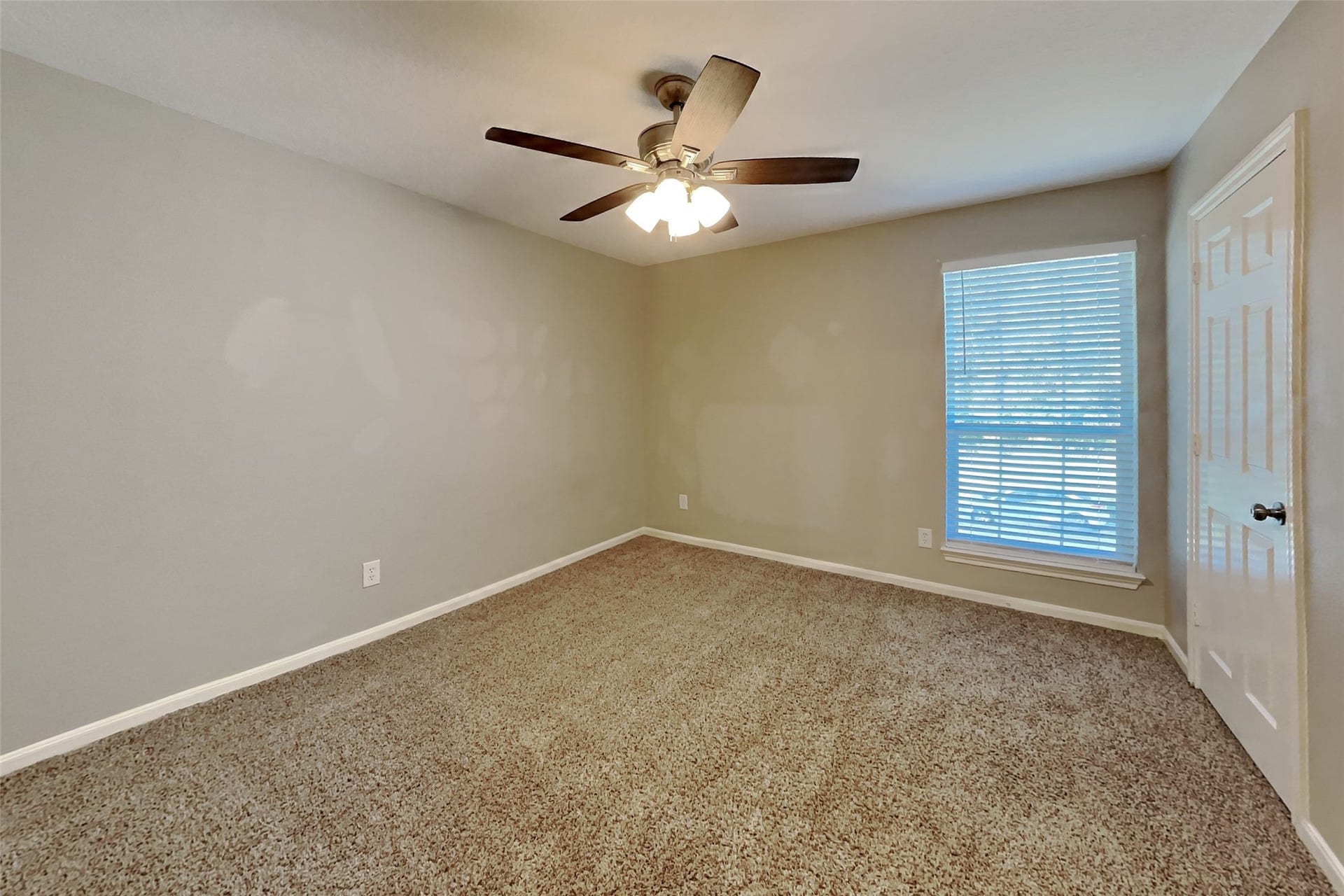 3512 White Oak Point Drive, Conroe, TX 77304 3512 White Oak Point Drive, Conroe, TX 77304
