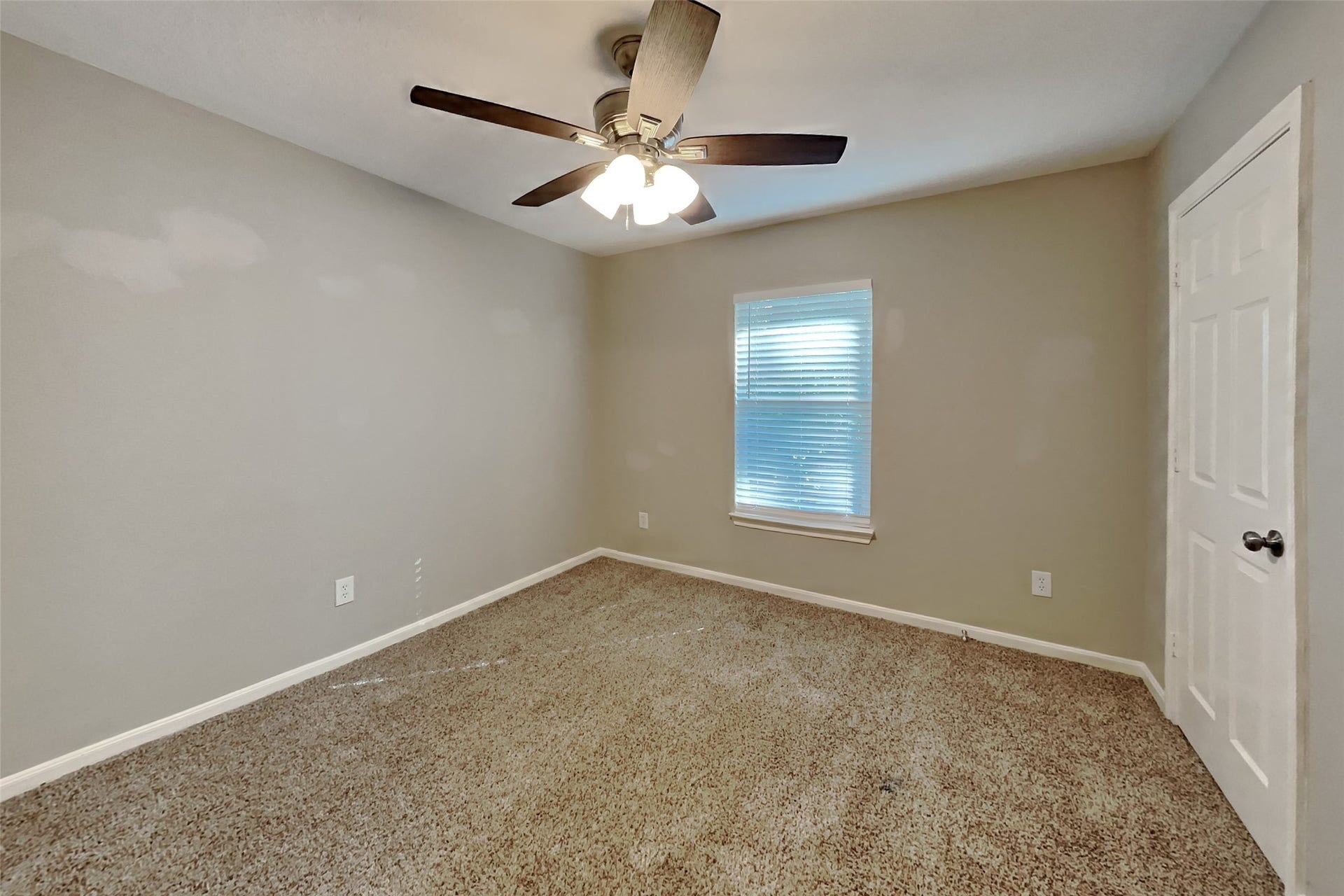 3512 White Oak Point Drive, Conroe, TX 77304 3512 White Oak Point Drive, Conroe, TX 77304