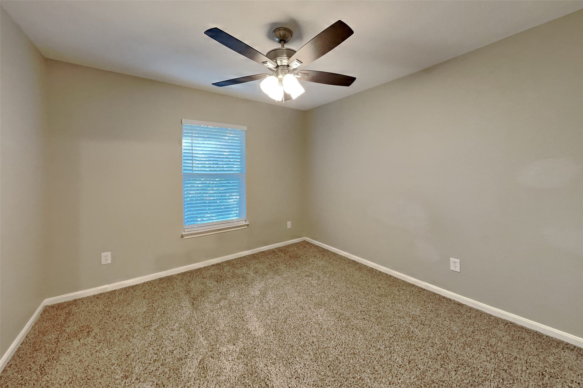 3512 White Oak Point Drive, Conroe, TX 77304 3512 White Oak Point Drive, Conroe, TX 77304