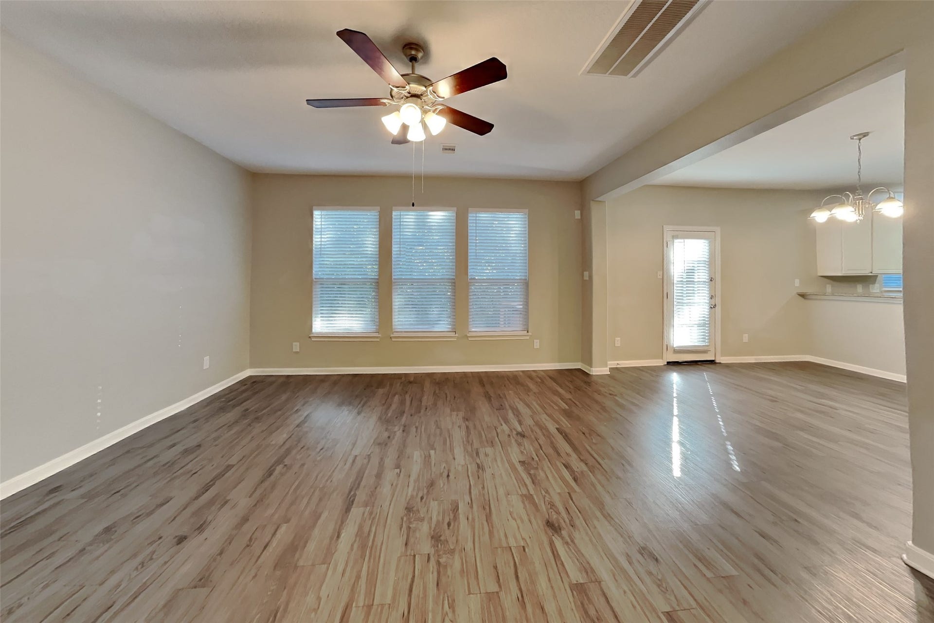 3512 White Oak Point Drive, Conroe, TX 77304 3512 White Oak Point Drive, Conroe, TX 77304