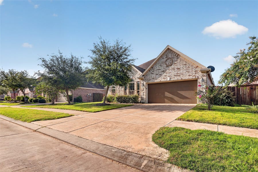 Property photo for 3626 Pasteur Lane, Iowa Colony, TX