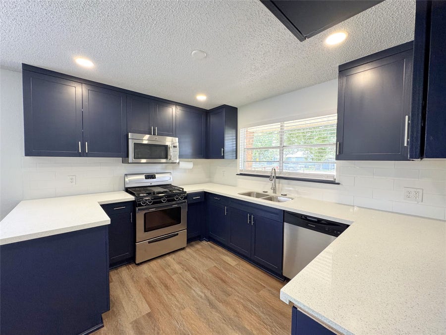 Property photo for 547 County Road 949E, Alvin, TX