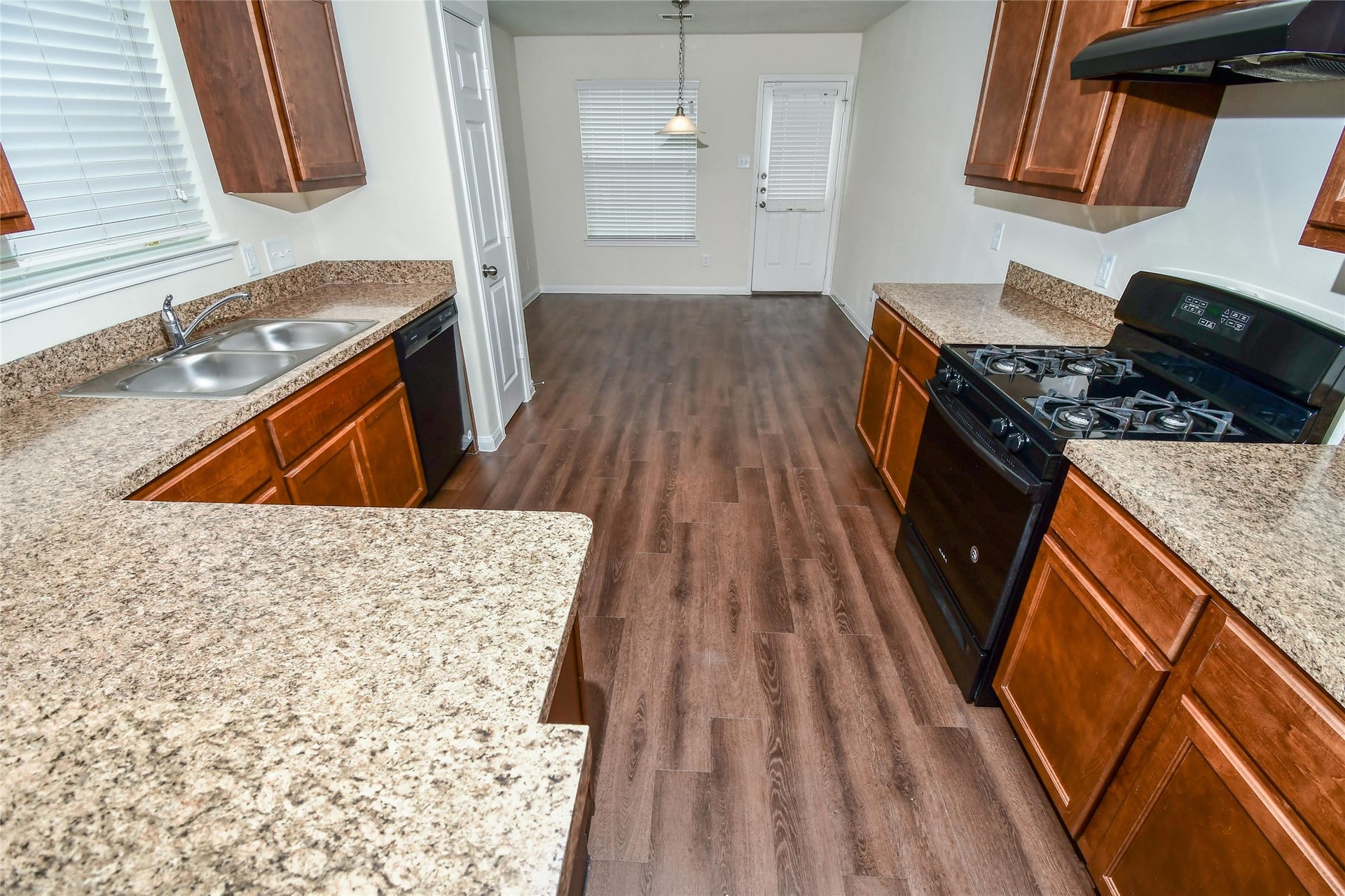 3610 Bluebird Park Lane, Humble, TX 77338 Photos may be representative of the floor plan and not the exact home. Finishes, layout, and features of the actual property for lease may vary.