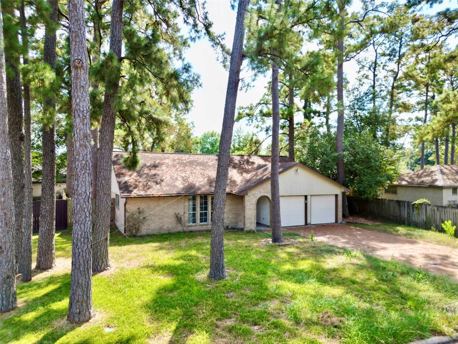 Property photo for 8006 White Swan Drive, Humble, TX