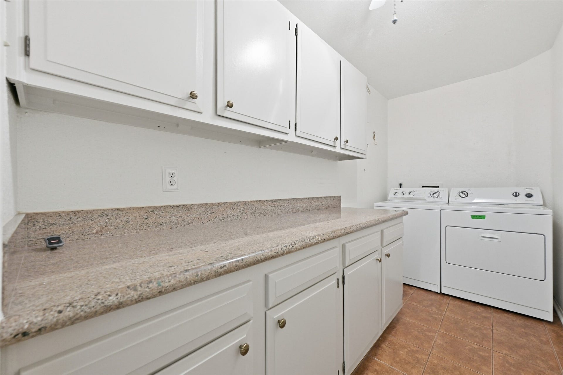 6129 Creekside Lane, League City, TX 77573 6129 Creekside Lane, League City, TX 77573
