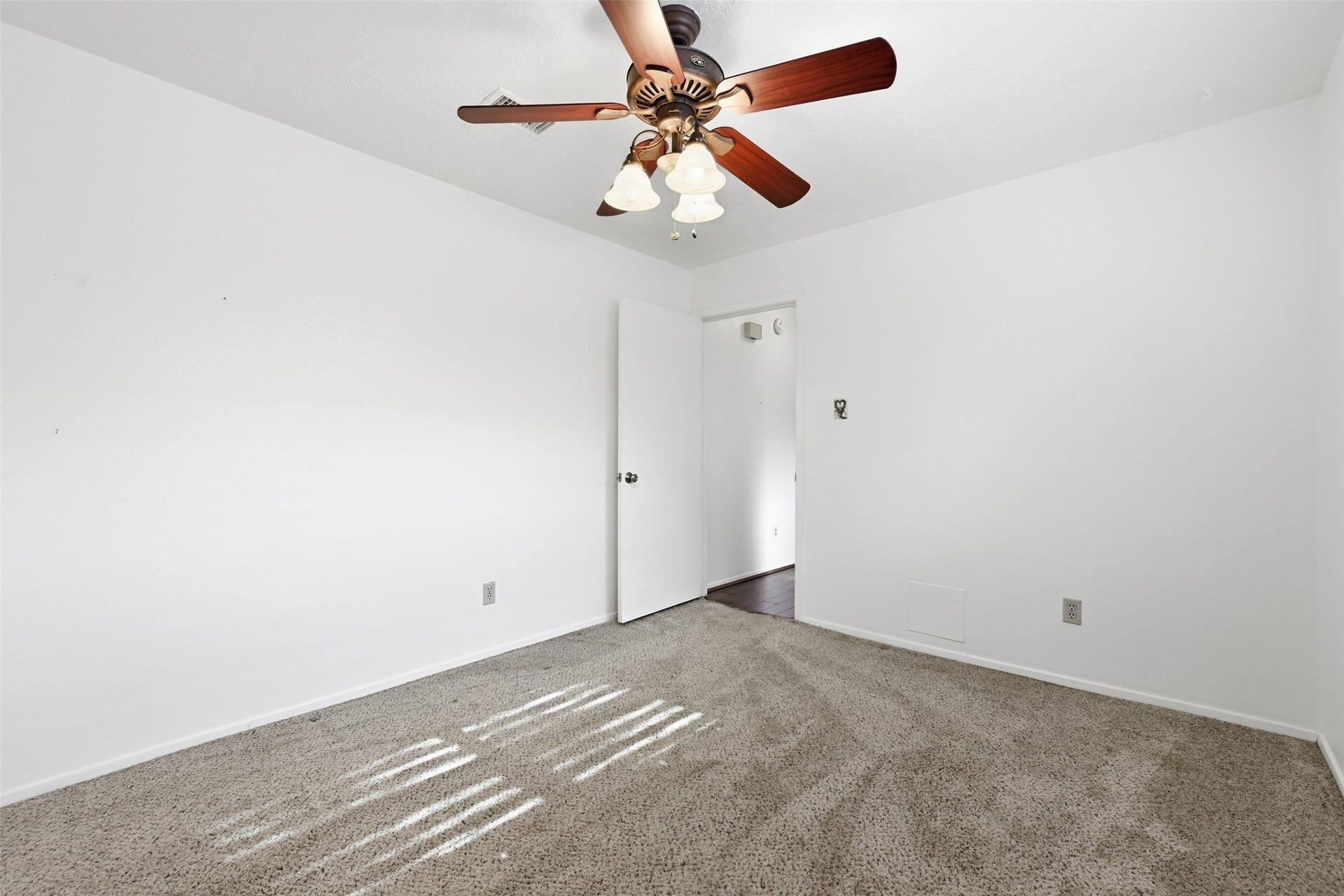 6129 Creekside Lane, League City, TX 77573 6129 Creekside Lane, League City, TX 77573