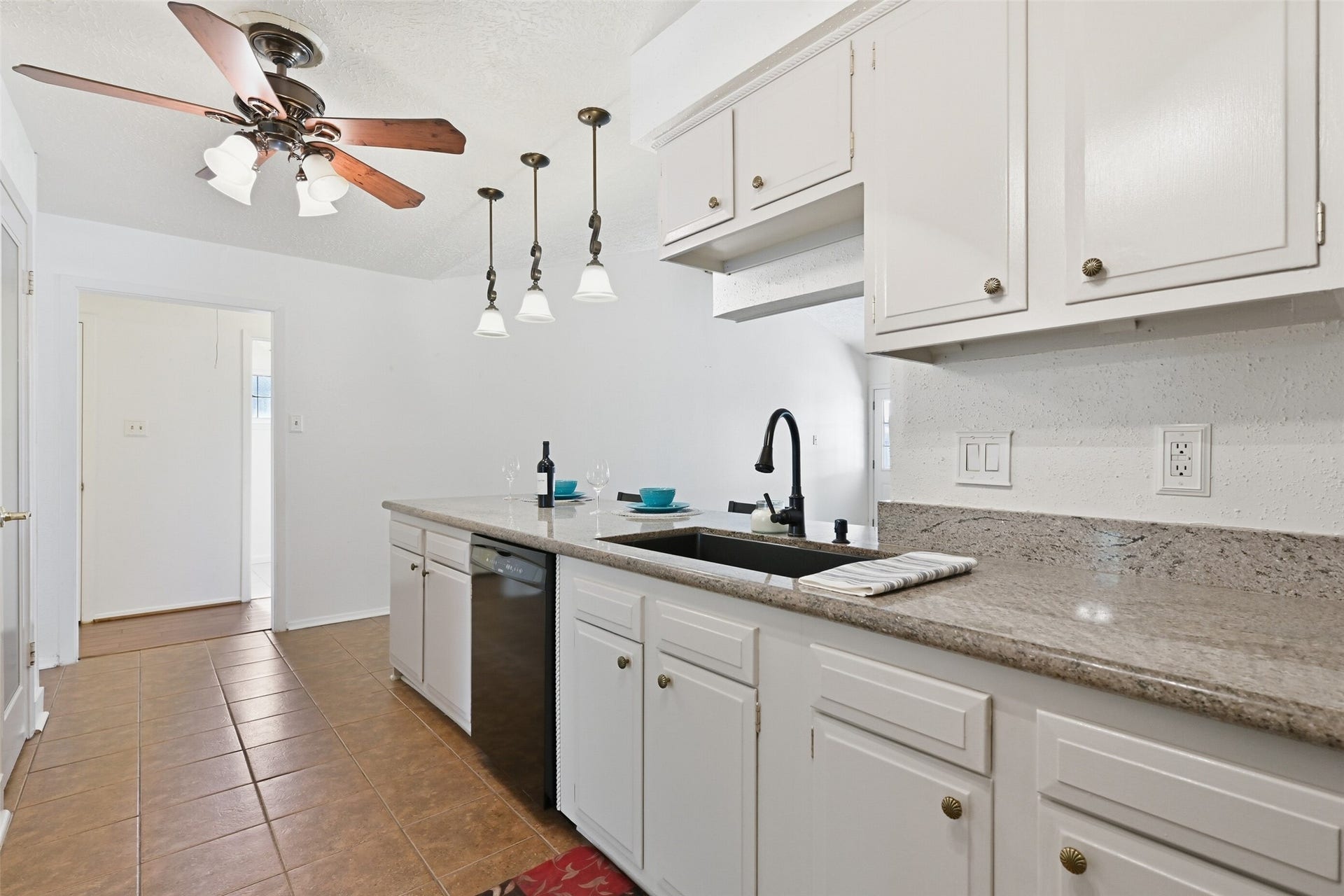 6129 Creekside Lane, League City, TX 77573 6129 Creekside Lane, League City, TX 77573