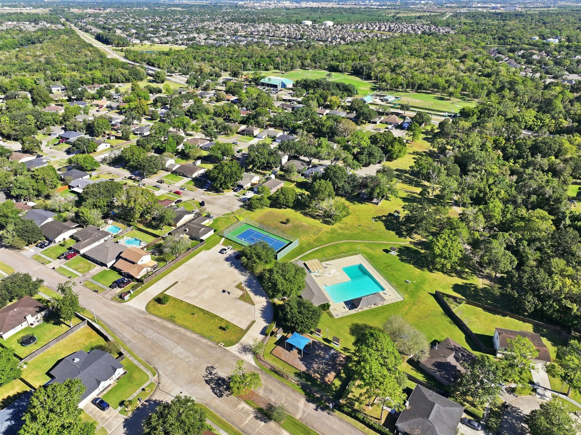 6129 Creekside Lane, League City, TX 77573 6129 Creekside Lane, League City, TX 77573