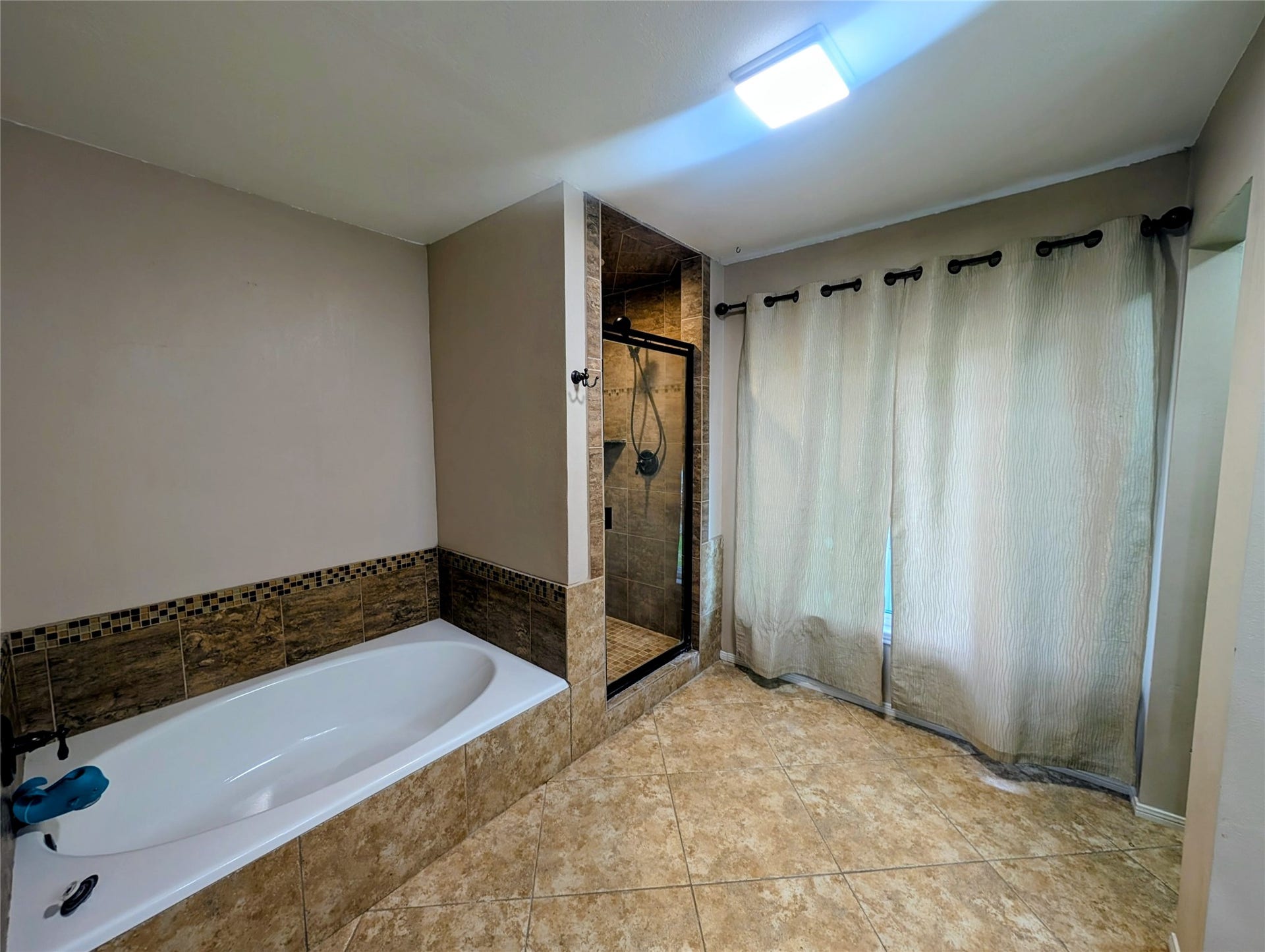 12506 Mill Ridge Drive, Cypress, TX 77429 Primary Bathroom- Separate Shower & Bathtub