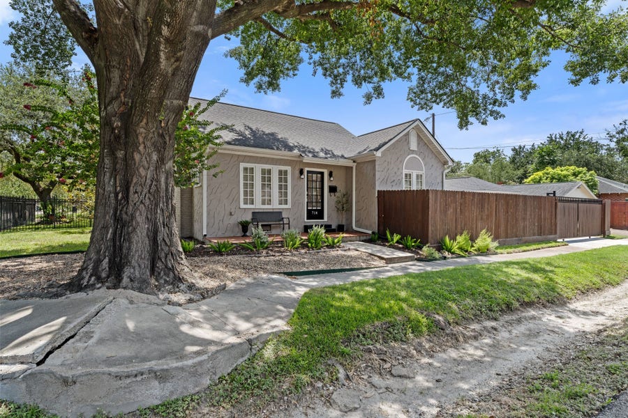 Property photo for 714 Ridge Street, Houston, TX