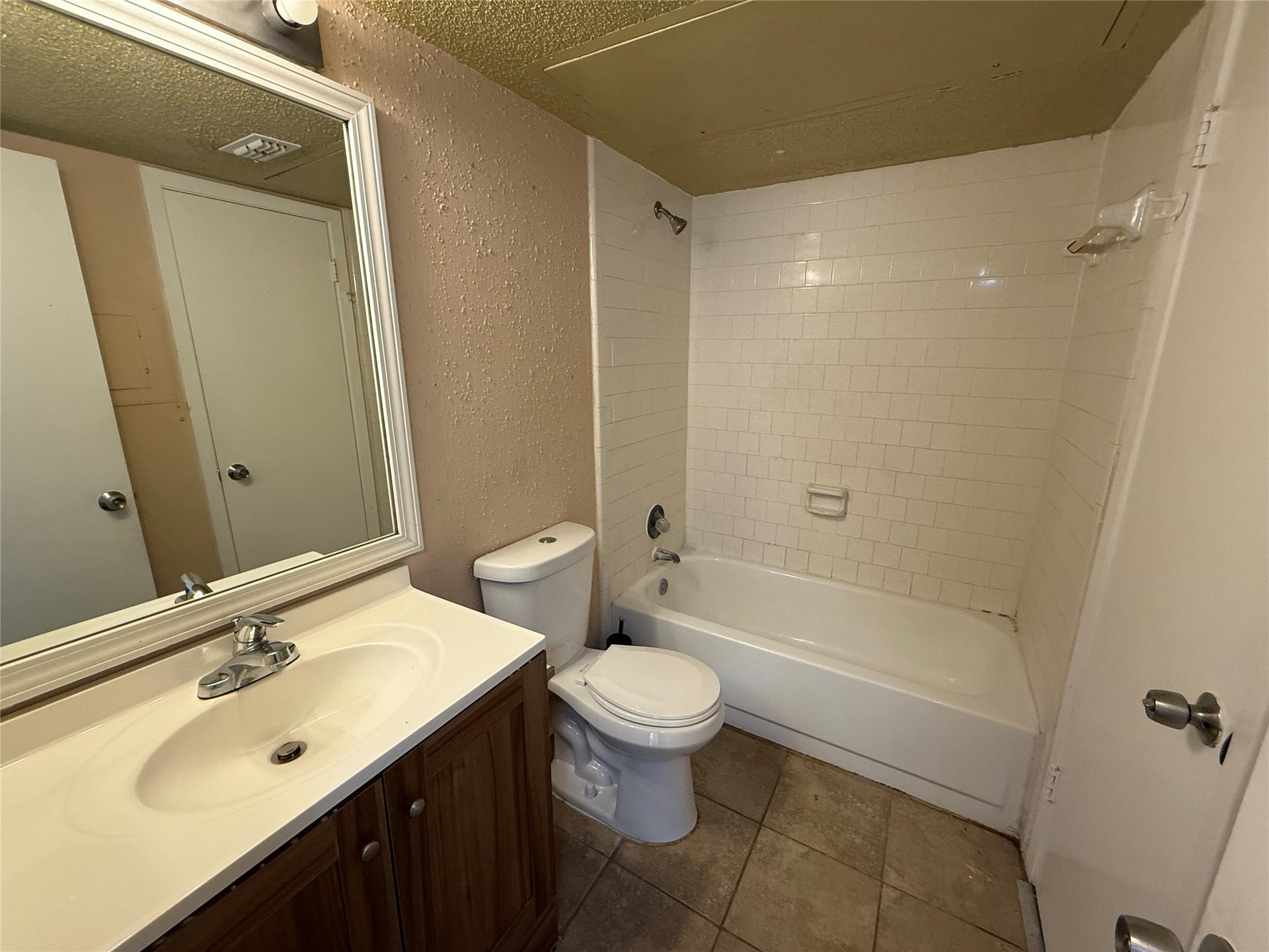 10555 Turtlewood Court, #2011, Houston, TX 77072 10555 Turtlewood Court, #2011, Houston, TX 77072