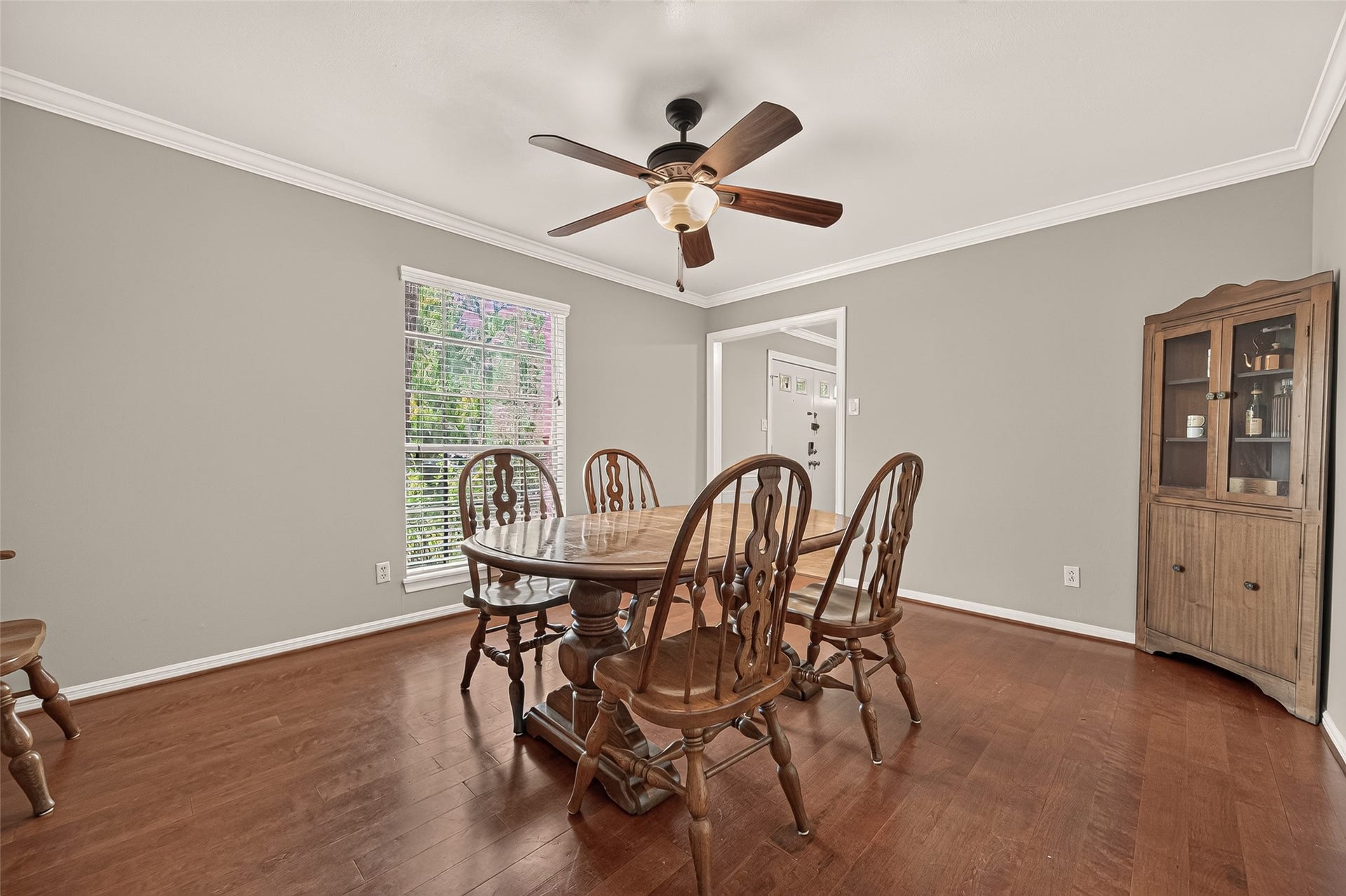 8007 Vickridge Lane, Spring, TX 77379 Spacious Dining with plenty of room for a table that seats 10+