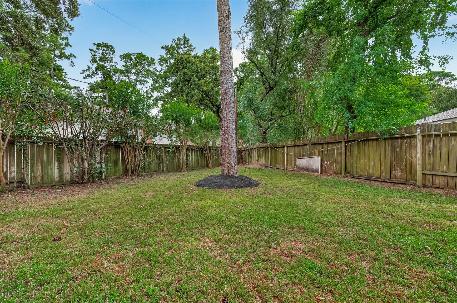 8007 Vickridge Lane, Spring, TX 77379 Generous side yard with plenty of usable space