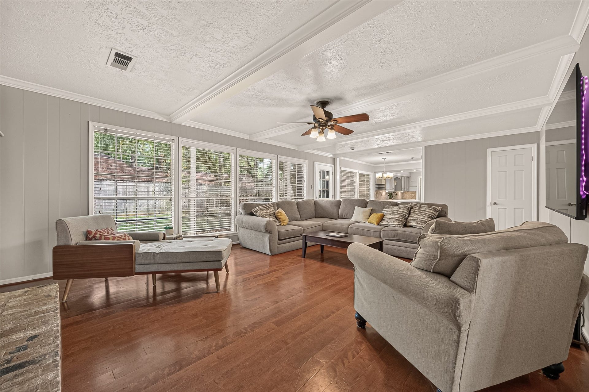 8007 Vickridge Lane, Spring, TX 77379 A spacious gathering place with an easy flow to the kitchen and adjoining roomsperfect for everyday living and entertaining