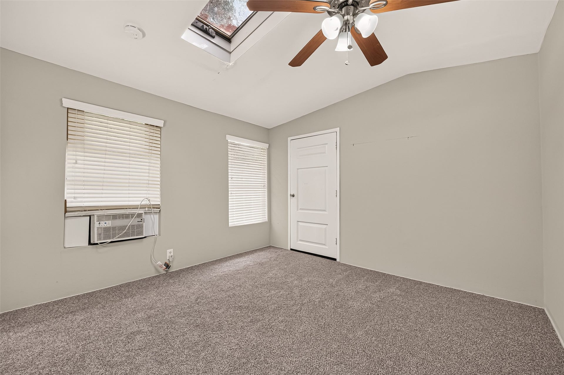 8007 Vickridge Lane, Spring, TX 77379 Flex space has vent for AC and a separate window unit