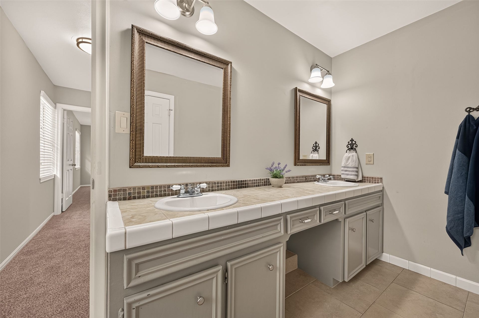 8007 Vickridge Lane, Spring, TX 77379 Secondary Full Bath