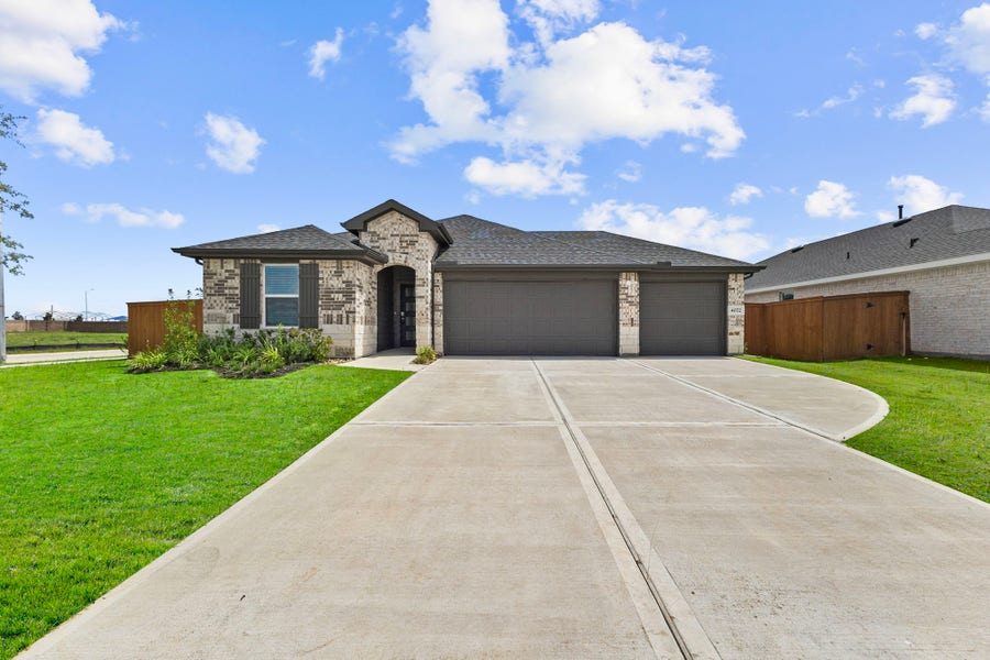 Property photo for 4072 Sun Burst Drive, Brookshire, TX