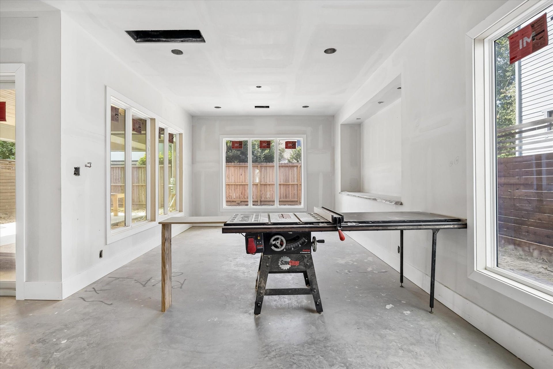 955 W 42nd Street, Houston, TX 77018 *Construction as of 9/28/26*