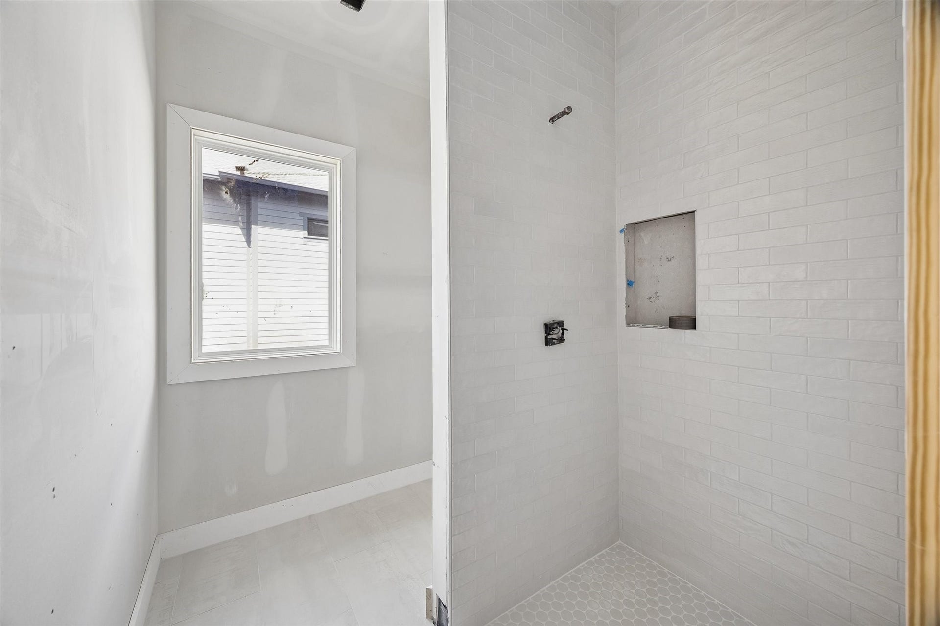 955 W 42nd Street, Houston, TX 77018 *Construction as of 9/28/26*
