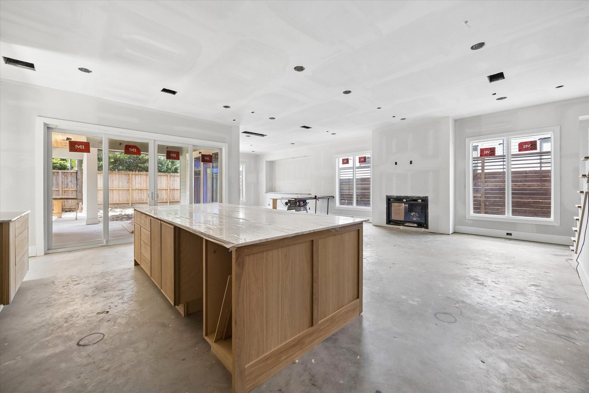 955 W 42nd Street, Houston, TX 77018 *Construction as of 9/28/26*