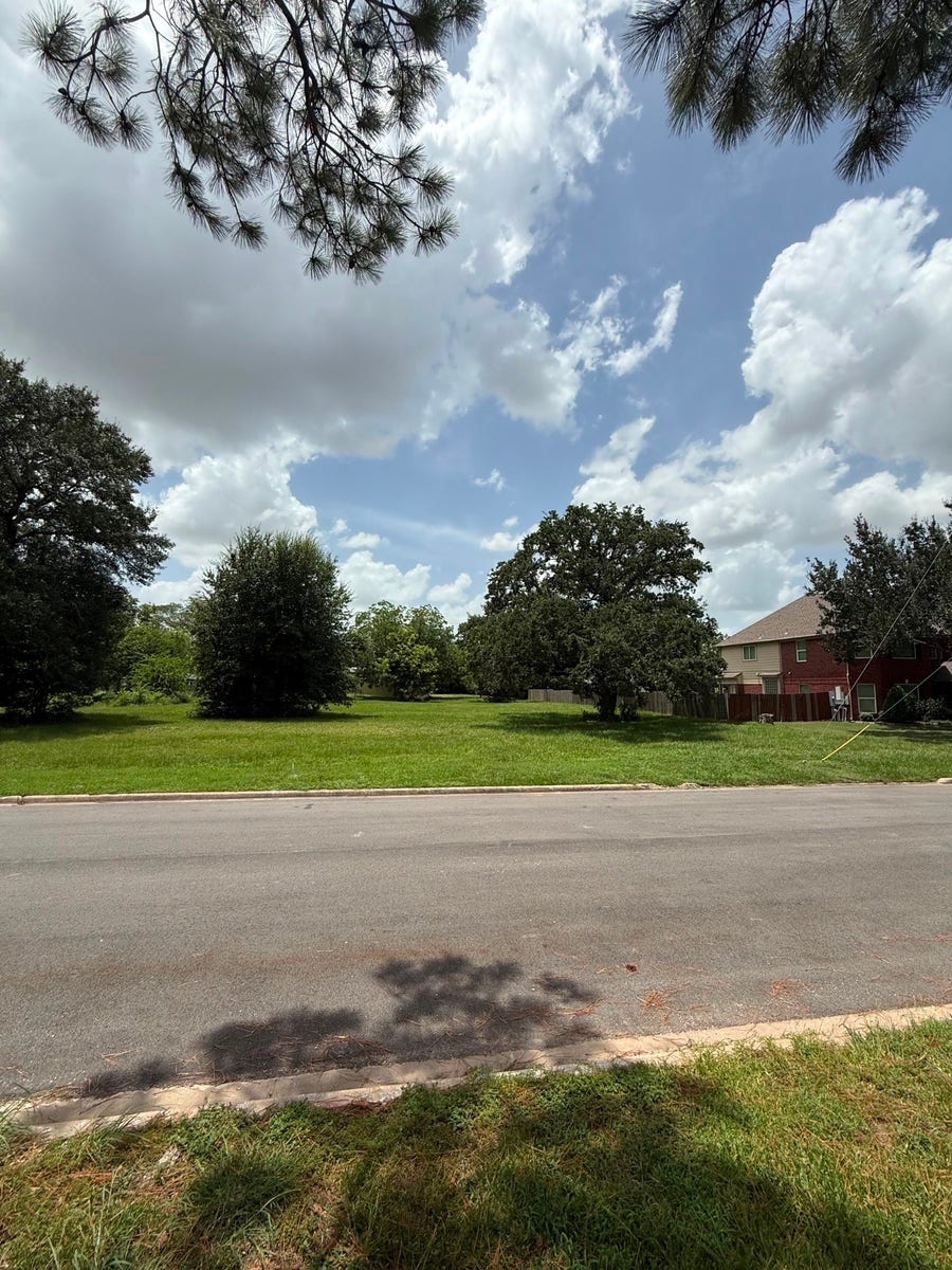 Property photo for 1611 Airline Drive, Katy, TX