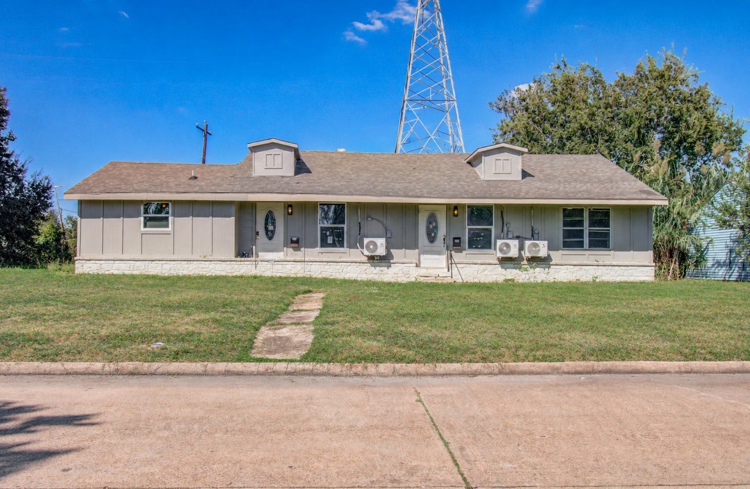 401 Trichelle Street, Pasadena, TX 77506