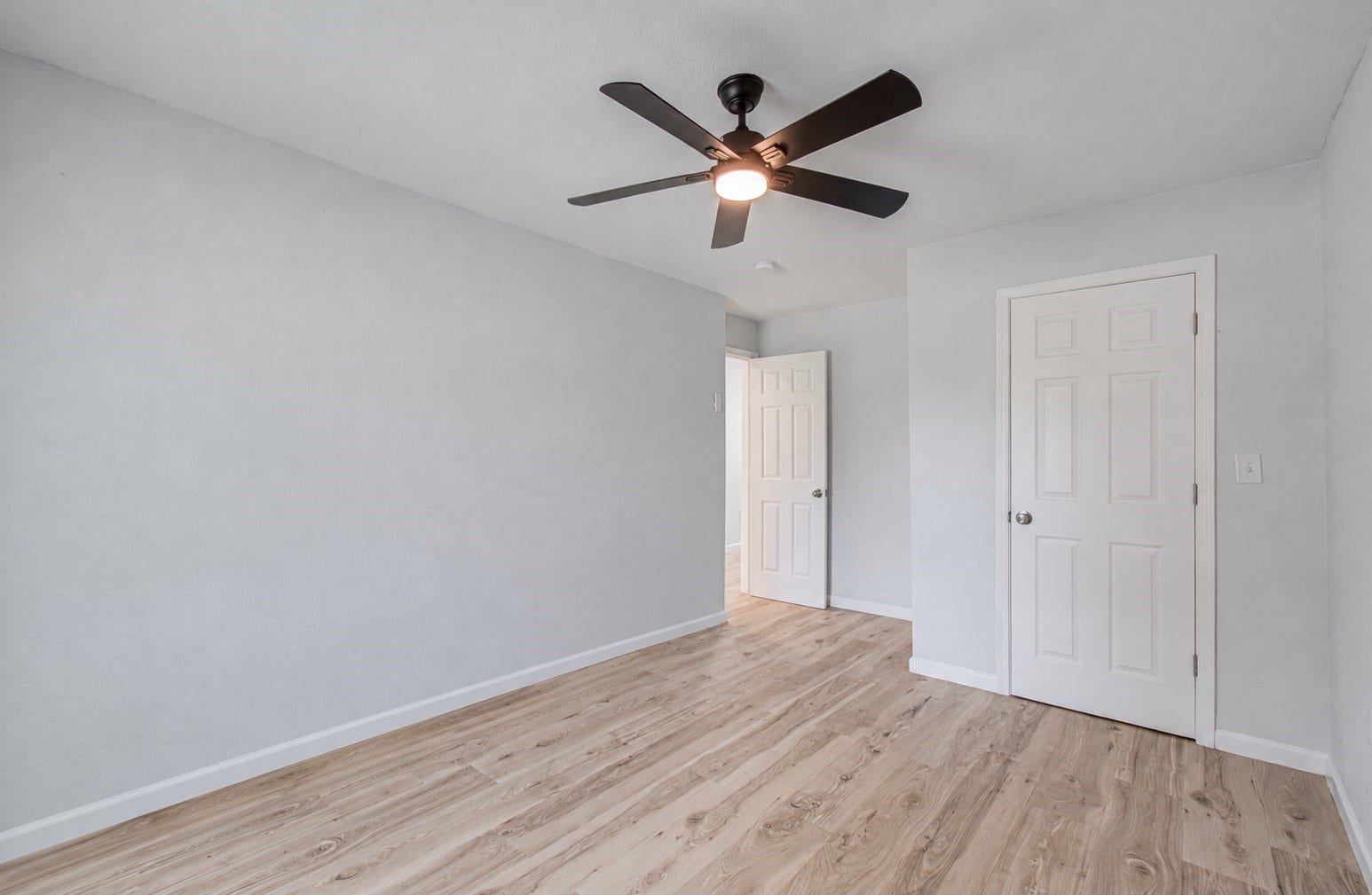 401 Trichelle Street, Pasadena, TX 77506