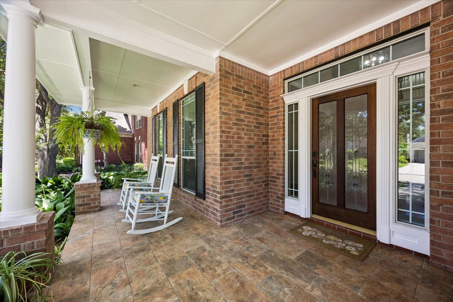 Property photo for 7535 Guinevere Drive, Sugar Land, TX