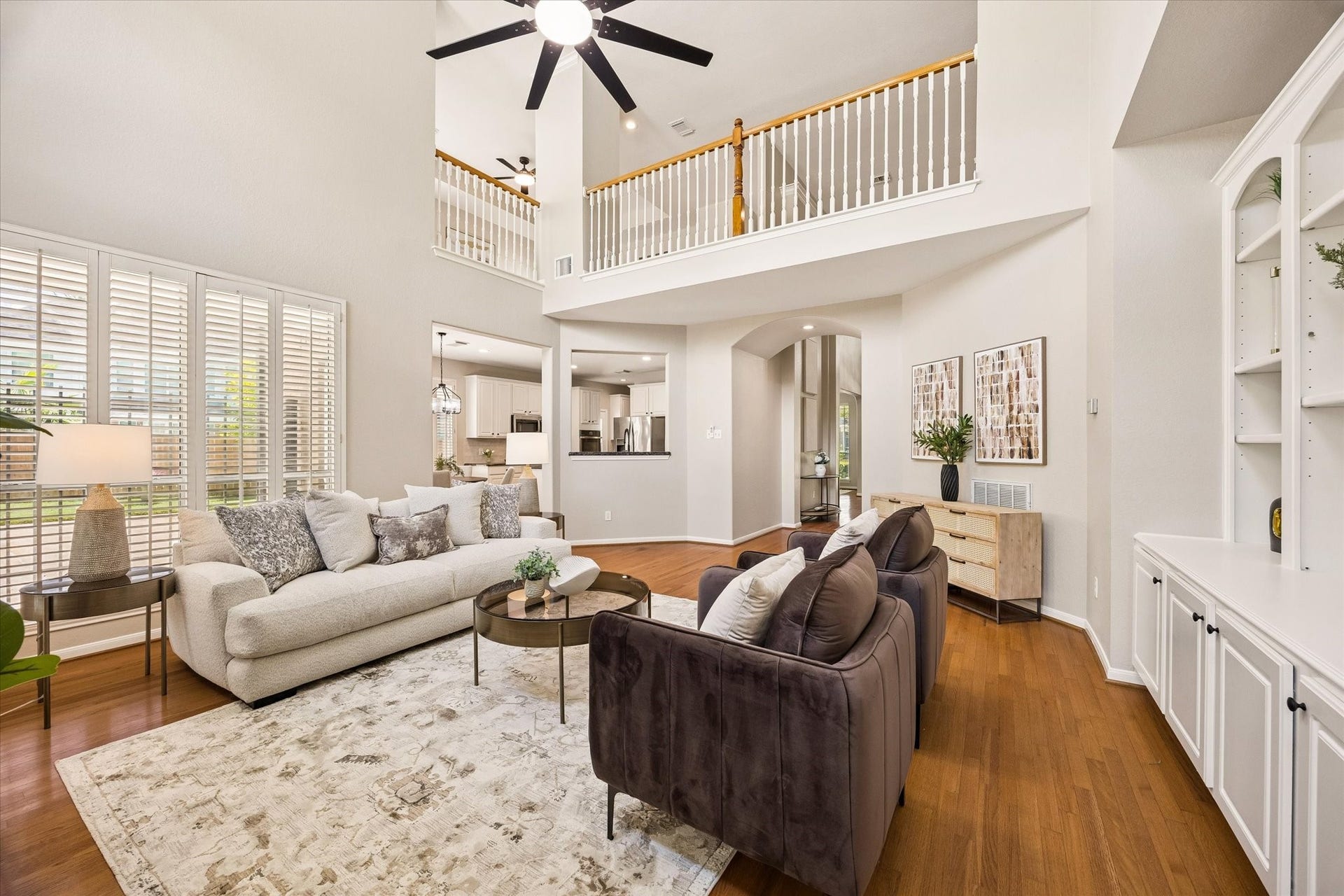 7535 Guinevere Drive, Sugar Land, TX 77479 Easy flow from the kitchen overlooking the family room