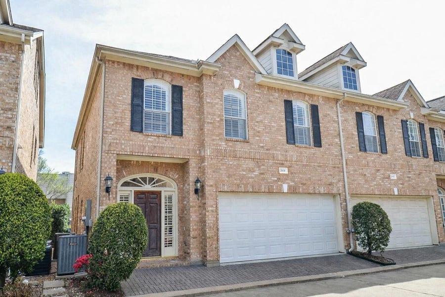 Property photo for 2831 Briarhurst Park, Houston, TX