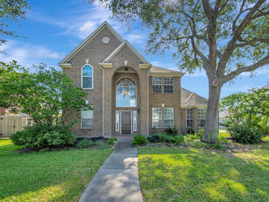 Property photo for 2503 Sarasota Drive, Friendswood, TX