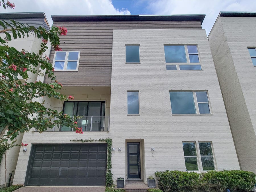 Property photo for 9 N St Charles Street, #B, Houston, TX