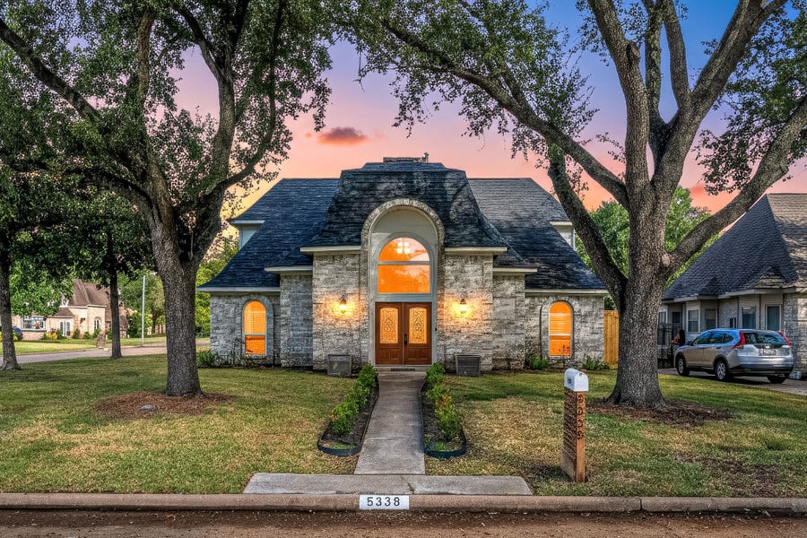 Property photo for 5338 Holly View Drive, Houston, TX
