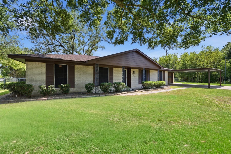 Property photo for 16111 Clarence Street, Needville, TX