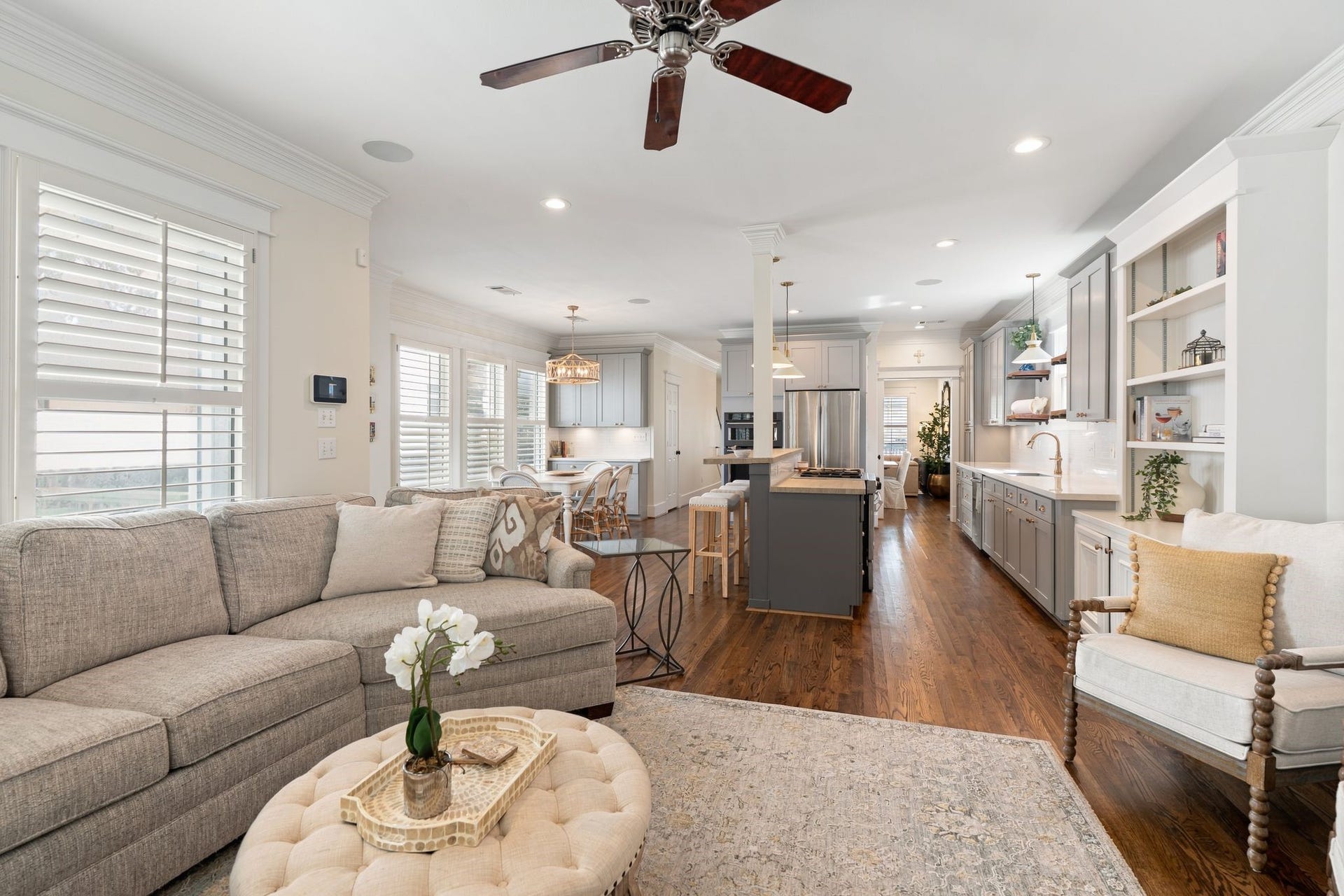 919 Ashland Street, #A, Houston, TX 77008 Spacious family room opens seamlessly to the kitchen & breakfast area. Wonderful open floor plan makes this an ideal space for everyday living & entertaining!