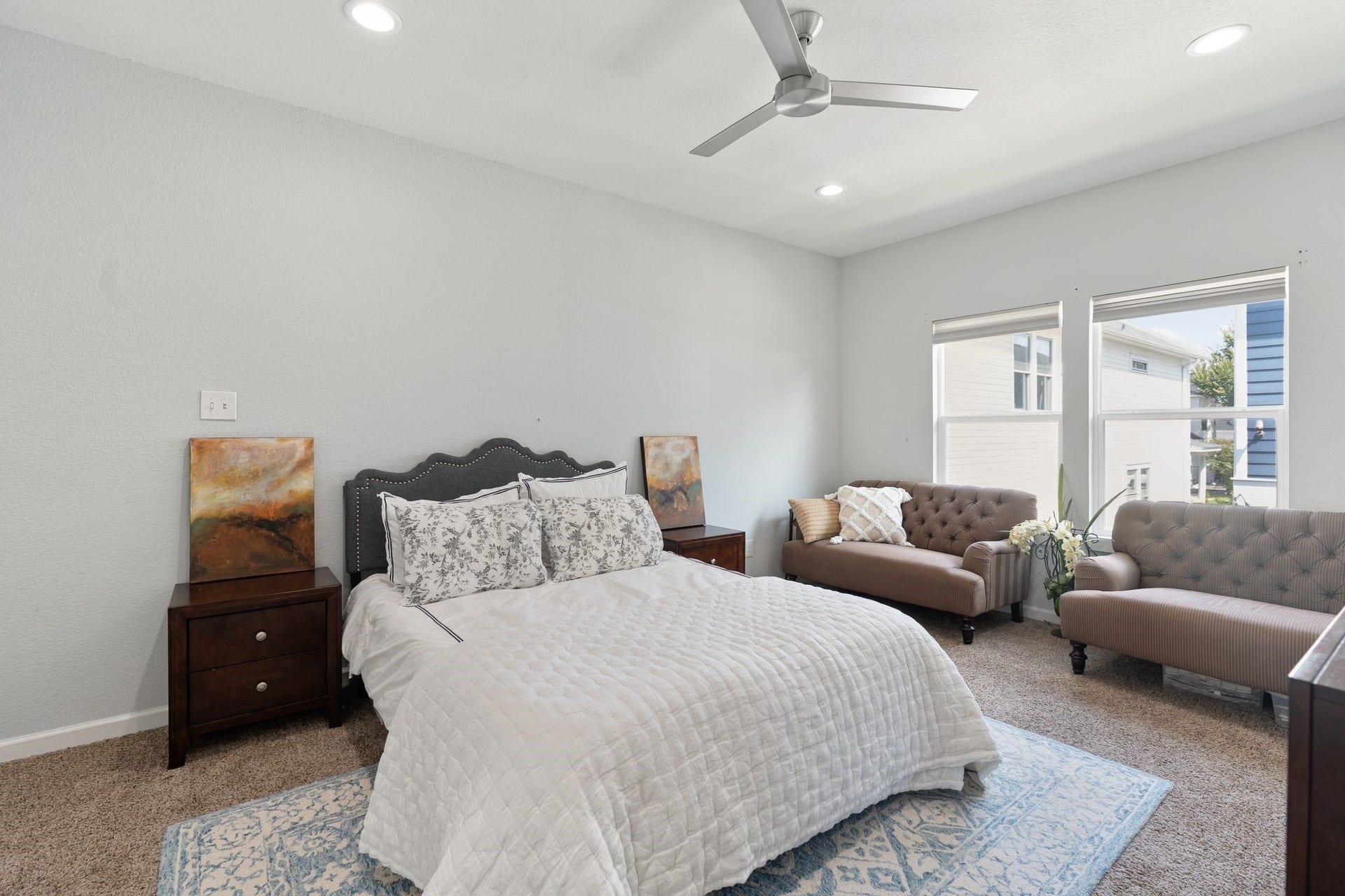 919 Ashland Street, #A, Houston, TX 77008 GARAGE APARTMENT PRIVATE BEDROOM features carpet, ceiling fan + recessed lighting.