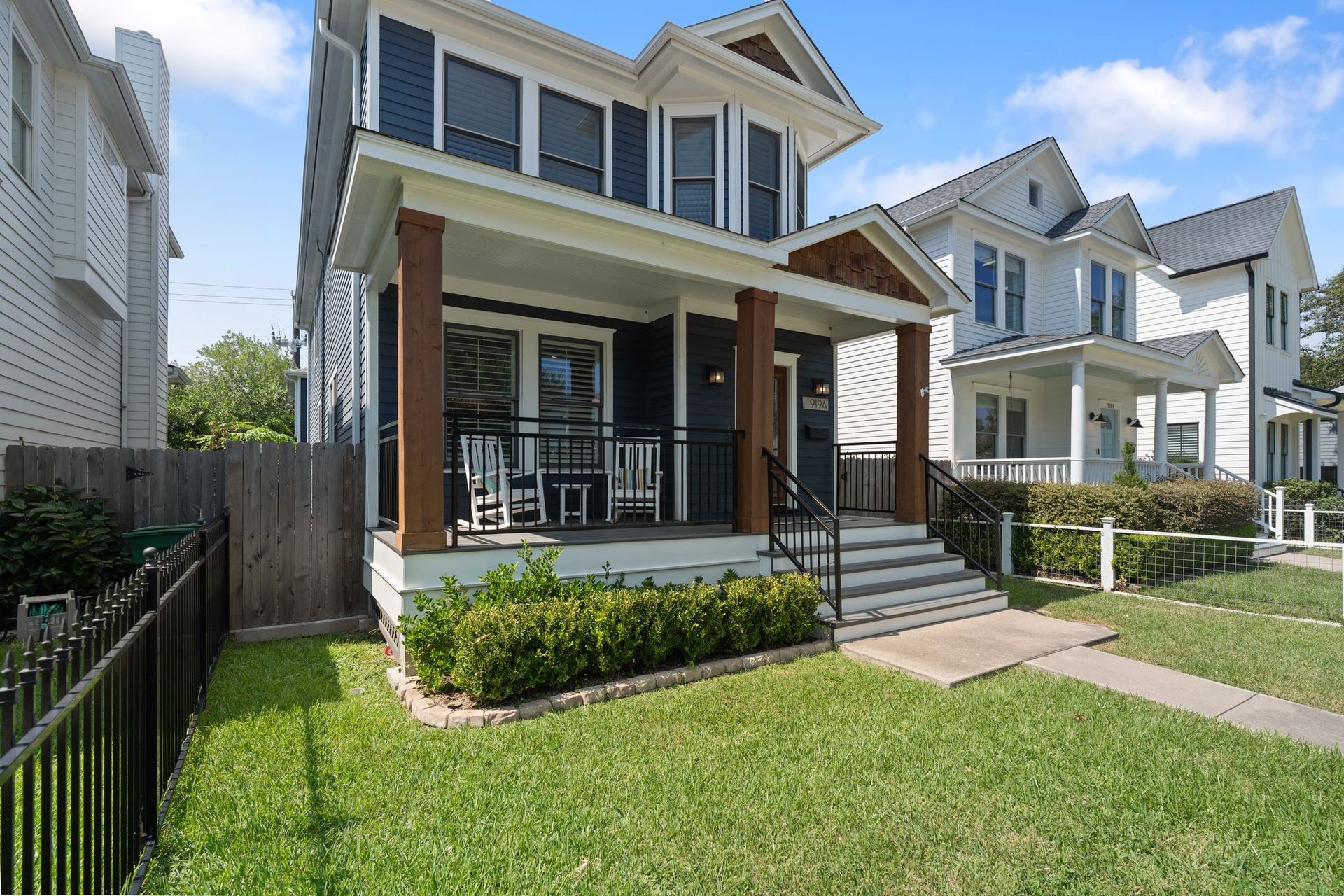 919 Ashland Street, #A, Houston, TX 77008 LOCATION, LOCATION, LOCATION! Walk to TONS of popular restaurants & shops, Heights Mercantile, Heights Central Station, the M-K-T, Donovan Park, Heights Blvd. jogging trail, Hike & Bike Trails & more minutes from your doorstep! An incredible WALKABLE location in the heart of the Heights!