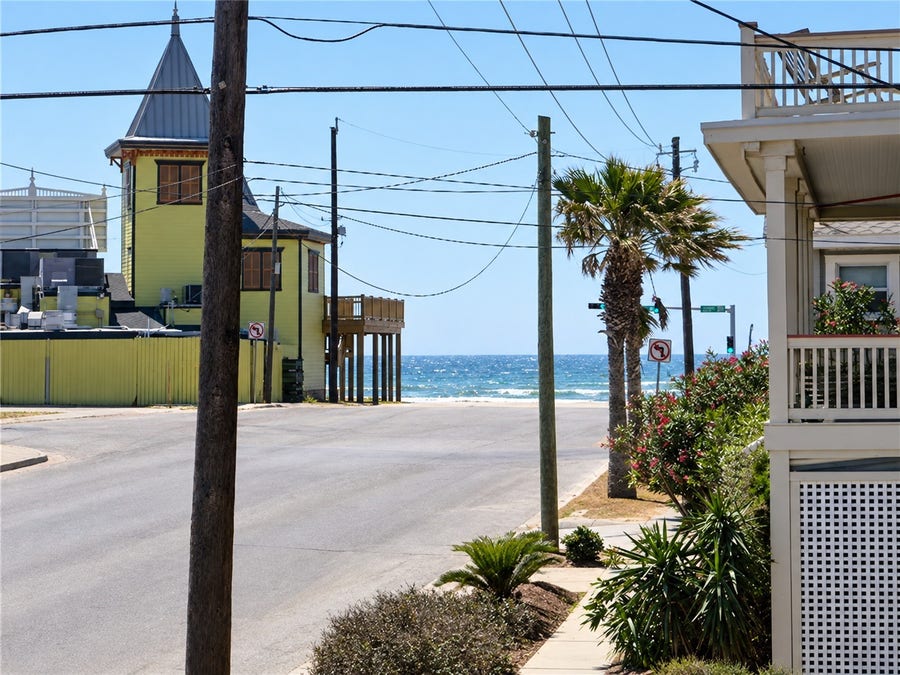 Property photo for 1805 19th Street, Galveston, TX