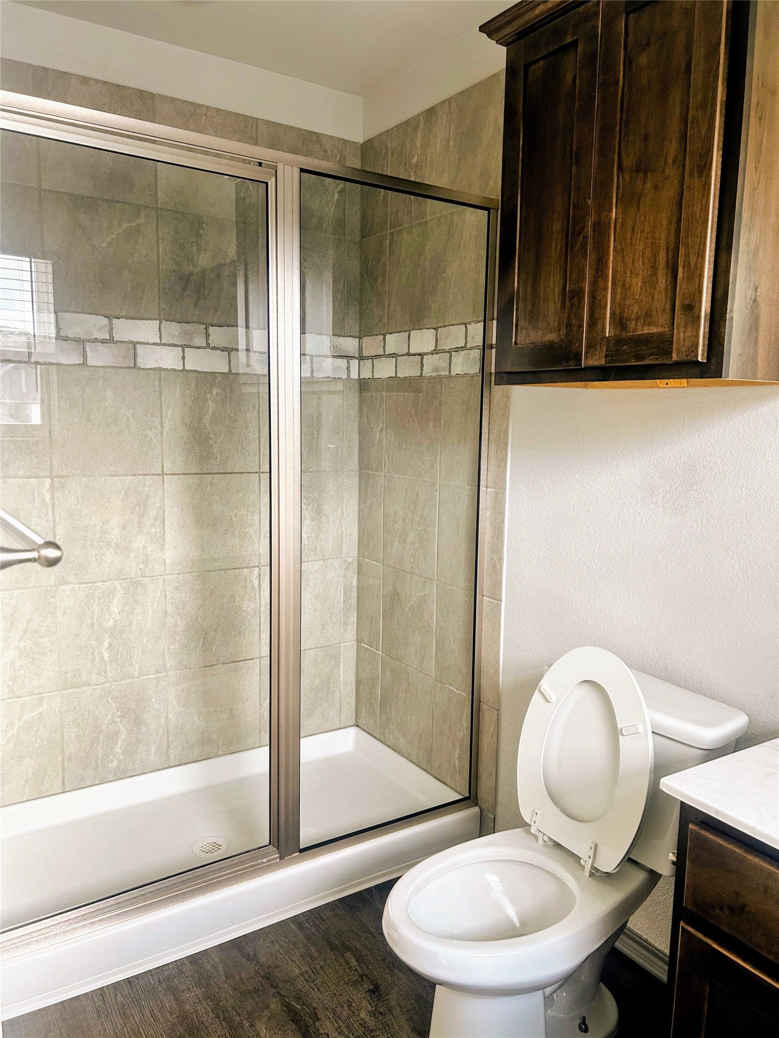 243 Green Valley Drive, Copperas Cove, TX 76522 Primary bathroom