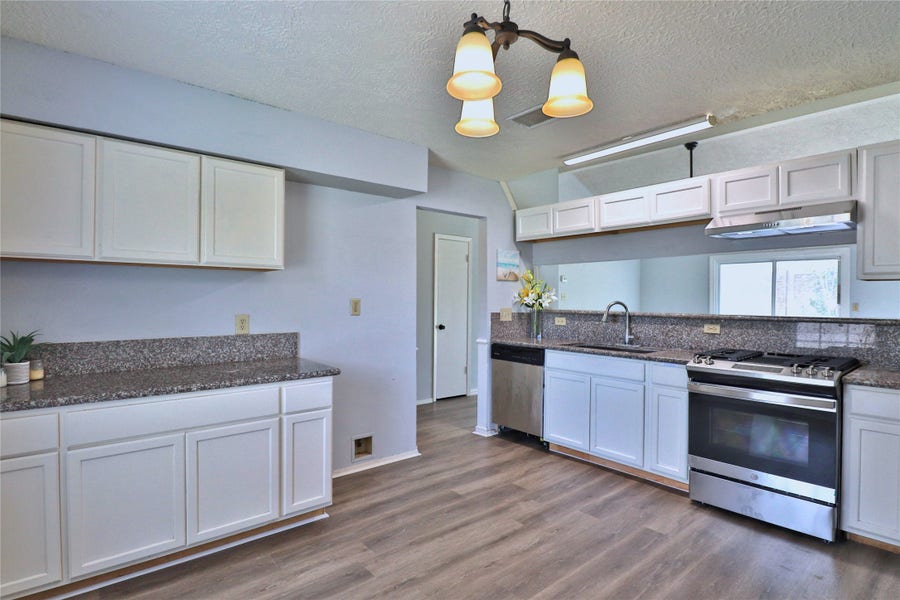 Property photo for 2706 S Brompton Drive, Pearland, TX